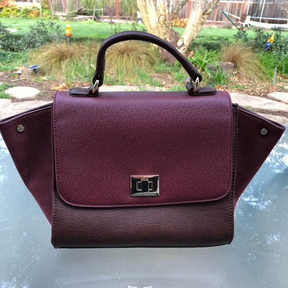 Sole Society Handbags - 🌺 Sole Society; BNWOT Beautiful Burgundy Handbag